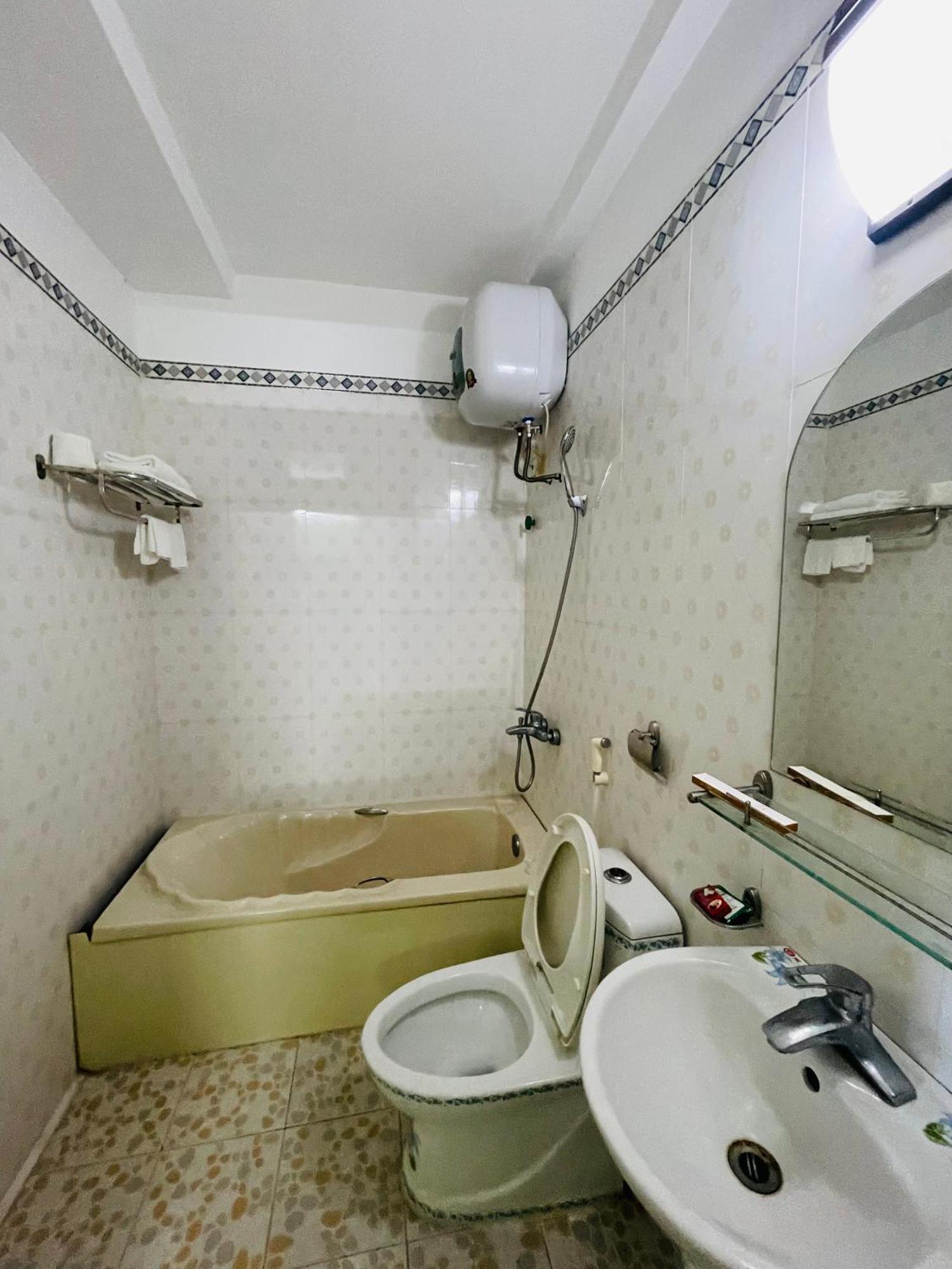 Khach San Ngoc Ly 8 Hotel Thanh Hoa Luaran gambar